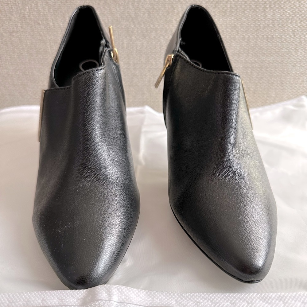 Calvin Klein shoes. Like new. Black. Size 7